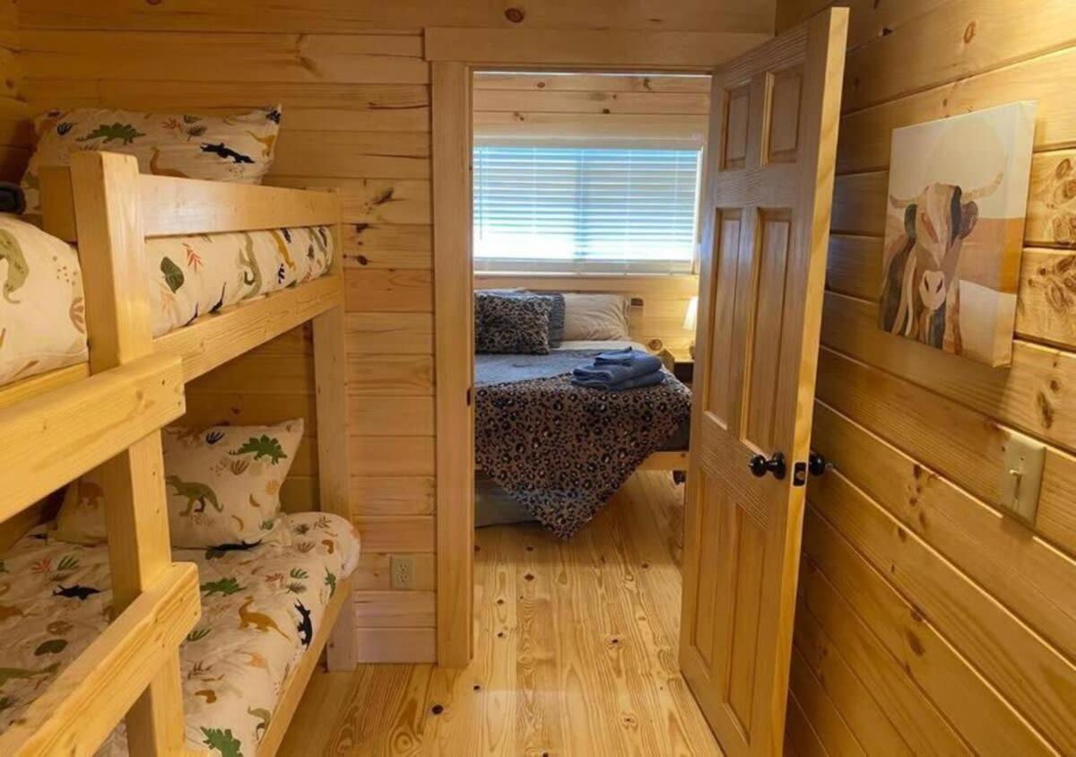 Serene 1Br Cabin Near Nc Z00 With Loft & Waterview Asheboro Exteriér fotografie