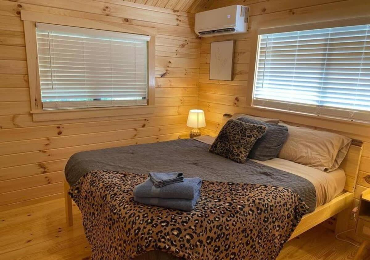 Serene 1Br Cabin Near Nc Z00 With Loft & Waterview Asheboro Exteriér fotografie