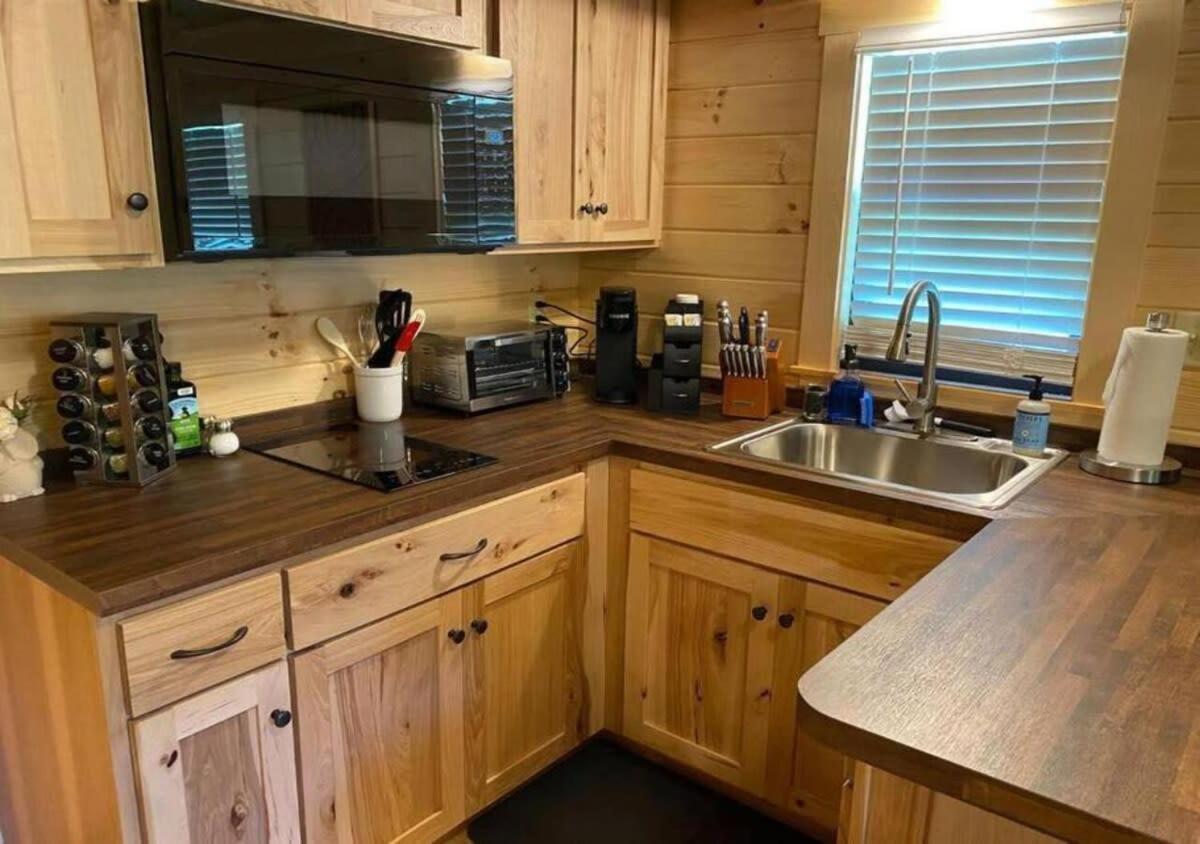 Serene 1Br Cabin Near Nc Z00 With Loft & Waterview Asheboro Exteriér fotografie
